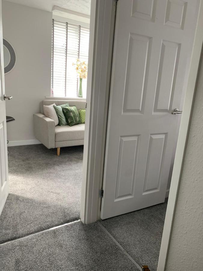 The Greens Apartment Farnworth Esterno foto