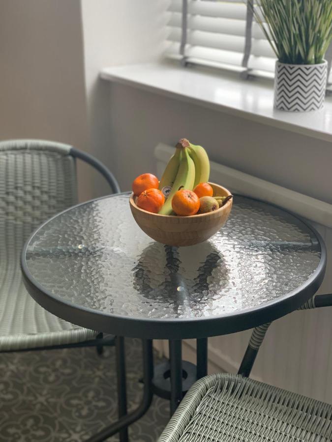 The Greens Apartment Farnworth Esterno foto